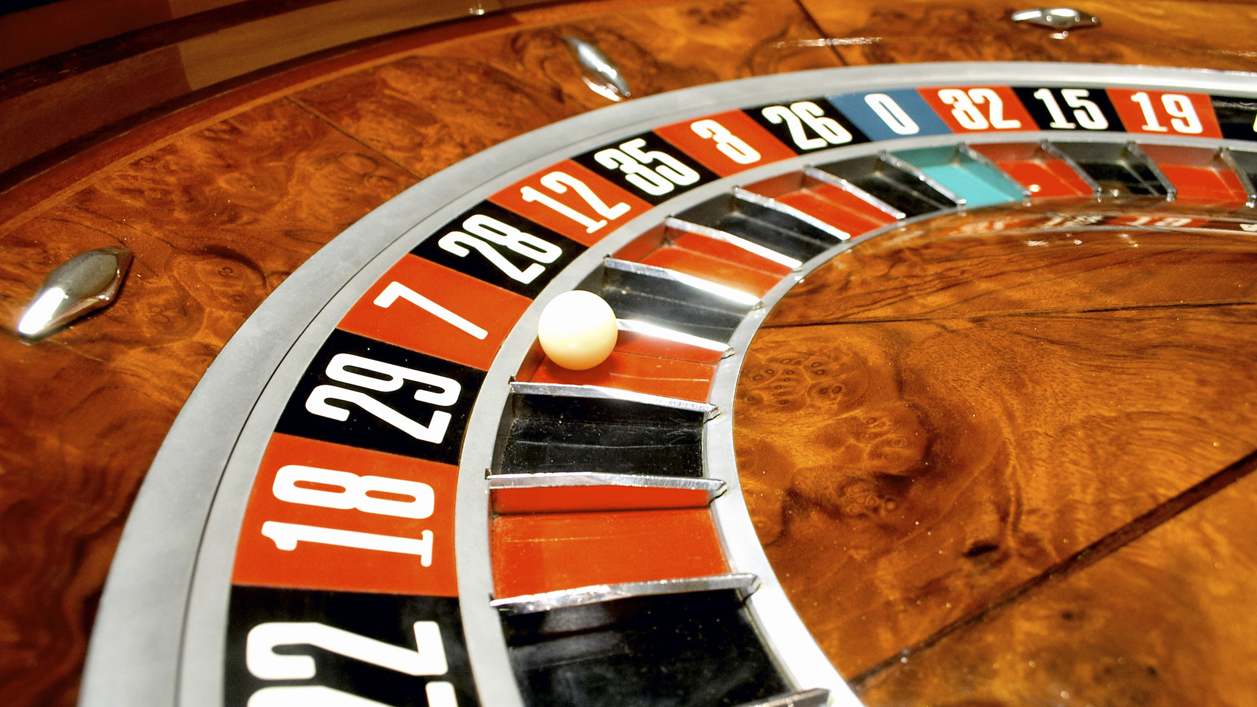 Cách kiểm soát tiền cược khi chơi Roulette